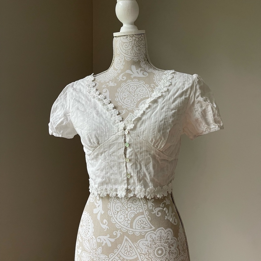Flower Patterned White Too